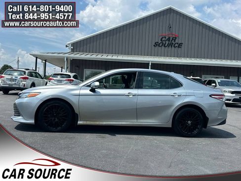 Used 2020 Toyota Camry XLE w/ Cold Weather Package AWD/4WD image 3
