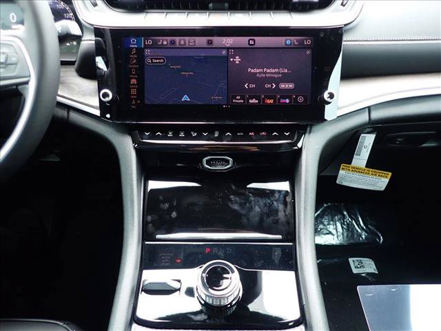 New 2027 Jeep Grand Cherokee Limited w/ Limited Altitude Package AWD/4WD image 18