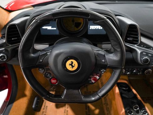 Used 2012 Ferrari 458 Italia image 10