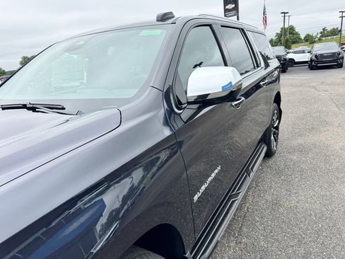 New 2025 Chevrolet Suburban Premier image 13