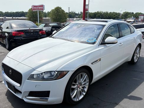Used 2016 Jaguar XF Prestige AWD/4WD image 4