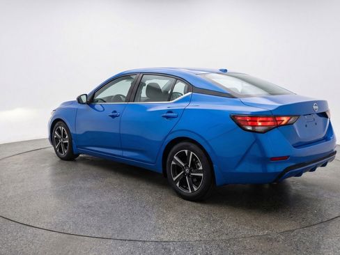 Used 2025 Nissan Sentra SV image 6