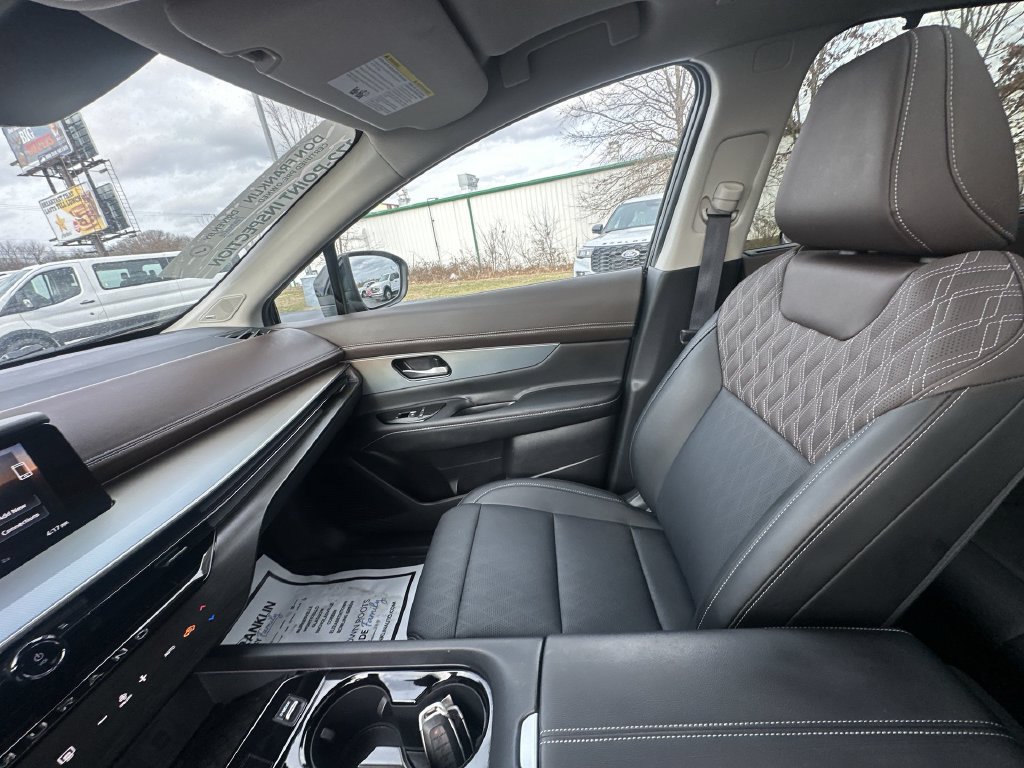 Used 2025 Nissan Murano Platinum w/ Cargo Package AWD/4WD image 11
