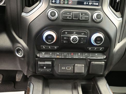 Used 2023 GMC Sierra 3500 Denali w/ Denali Ultimate Package image 35