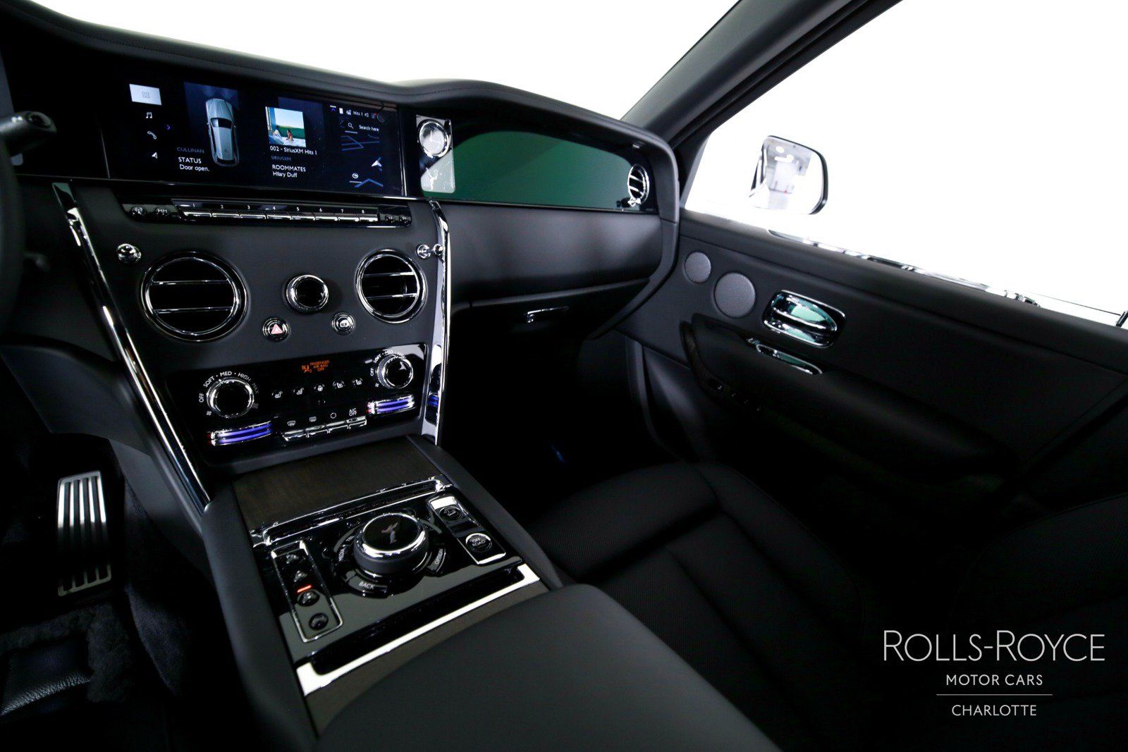 Used 2026 Rolls-Royce Cullinan AWD/4WD image 16