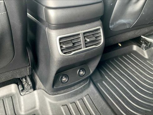 Used 2022 Hyundai Santa Fe SEL Premium image 33