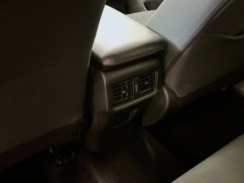 Used 2024 Toyota RAV4 LE AWD/4WD image 27