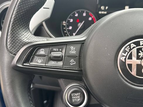 Used 2023 Alfa Romeo Stelvio Veloce AWD/4WD image 36
