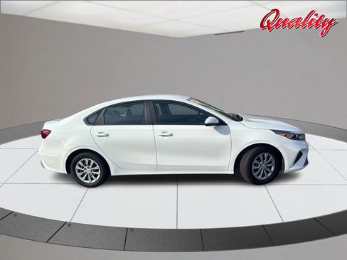 Used 2024 Kia Forte LX FWD image 2