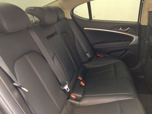 Used 2022 Genesis G70 2.0T RWD image 19