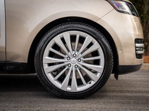 Used 2023 Land Rover Range Rover Long Wheelbase First Edition image 18