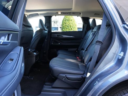 Certified 2025 INFINITI QX60 Luxe w/ Vision Package image 16