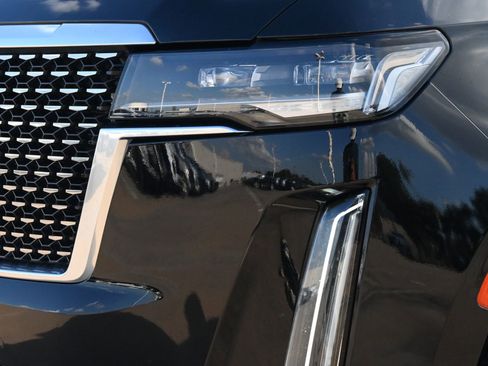 Used 2023 Cadillac Escalade Premium Luxury RWD image 28