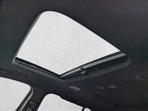 Used 2024 Chevrolet Traverse Premier w/ Redline Edition image 16