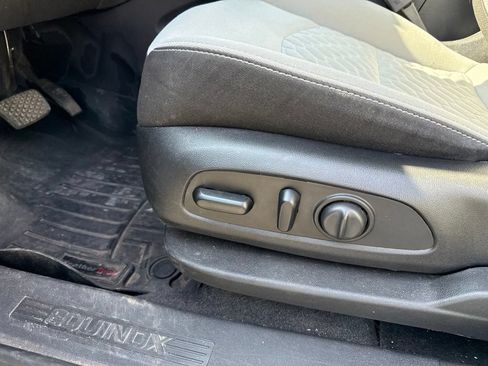 Used 2020 Chevrolet Equinox LS w/ LS Convenience Package AWD/4WD image 10