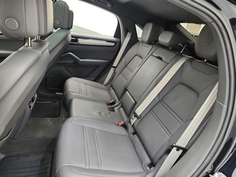 Used 2023 Porsche Cayenne Platinum Edition AWD/4WD image 16