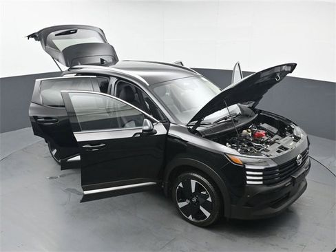 Used 2025 Nissan Kicks SR image 53