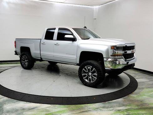 Used 2018 Chevrolet Silverado 1500 LT RWD image 3