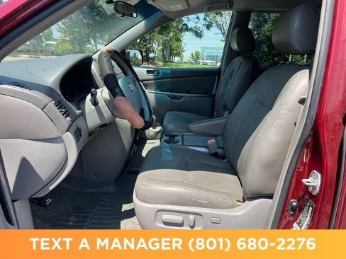 Used 2008 Toyota Sienna CE FWD image 11