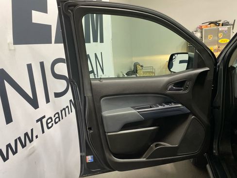 Used 2017 Chevrolet Colorado Z71 image 9