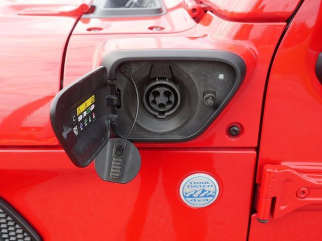 Used 2024 Jeep Wrangler Unlimited Sahara w/ Safety Group AWD/4WD image 38