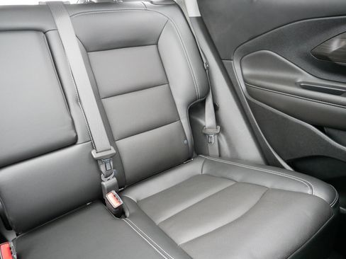 Used 2023 GMC Terrain SLT w/ Tech Package image 14