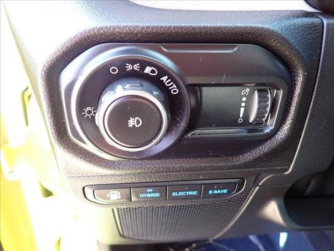 Used 2024 Jeep Wrangler Unlimited AWD/4WD image 12