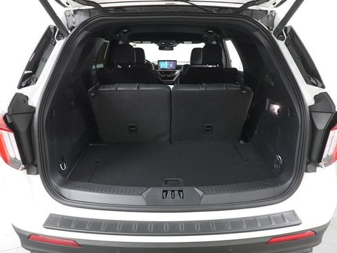 Used 2025 Ford Explorer ST image 27