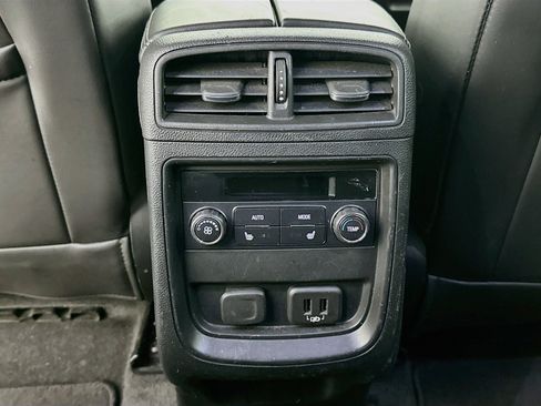 Used 2019 Buick Envision Essence AWD/4WD image 26