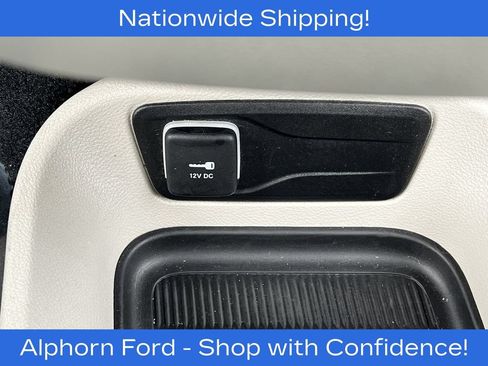 Used 2024 Chrysler Pacifica Touring-L FWD image 23