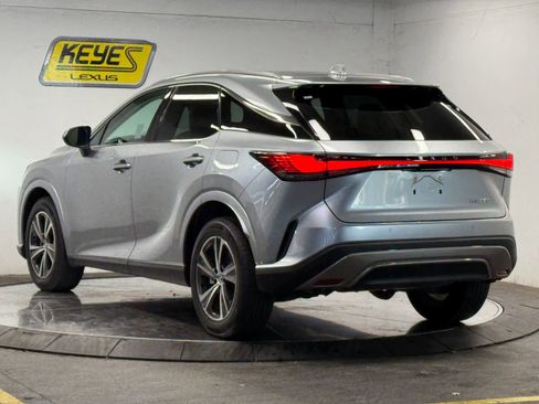 Used 2024 Lexus RX 350 FWD w/ Technology Package image 2