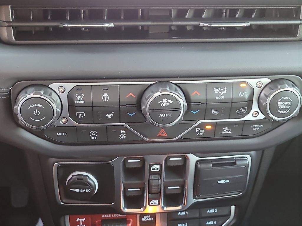 New 2026 Jeep Gladiator Mojave AWD/4WD image 28