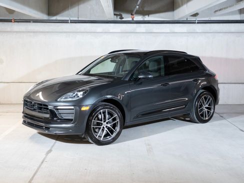 Certified 2026 Porsche Macan AWD/4WD image 1