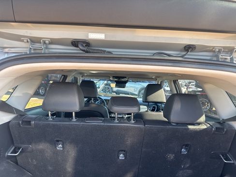 Used 2024 Kia Seltos EX image 19