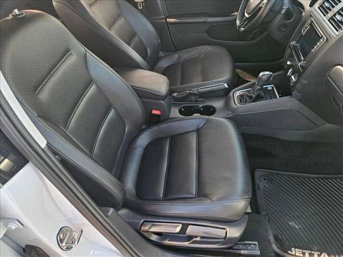 Used 2017 Volkswagen Jetta SE image 20