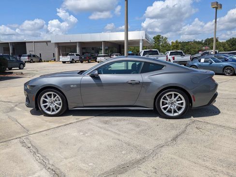 Used 2025 Ford Mustang GT Premium RWD image 7