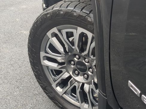 Used 2023 GMC Sierra 1500 Denali Ultimate image 9