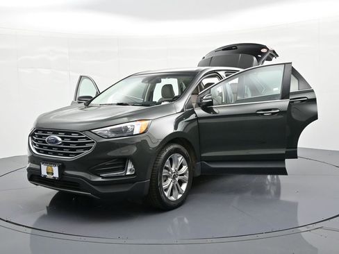 Used 2024 Ford Edge Titanium image 34