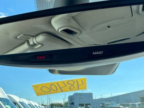 Used 2023 Chrysler Pacifica Limited FWD image 26
