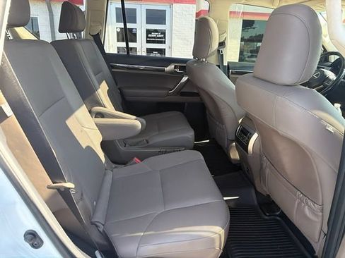 Used 2020 Lexus GX 460 Premium AWD/4WD image 14