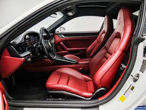 Used 2020 Porsche 911 Carrera RWD image 40