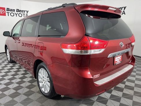 Used 2011 Toyota Sienna Limited image 26