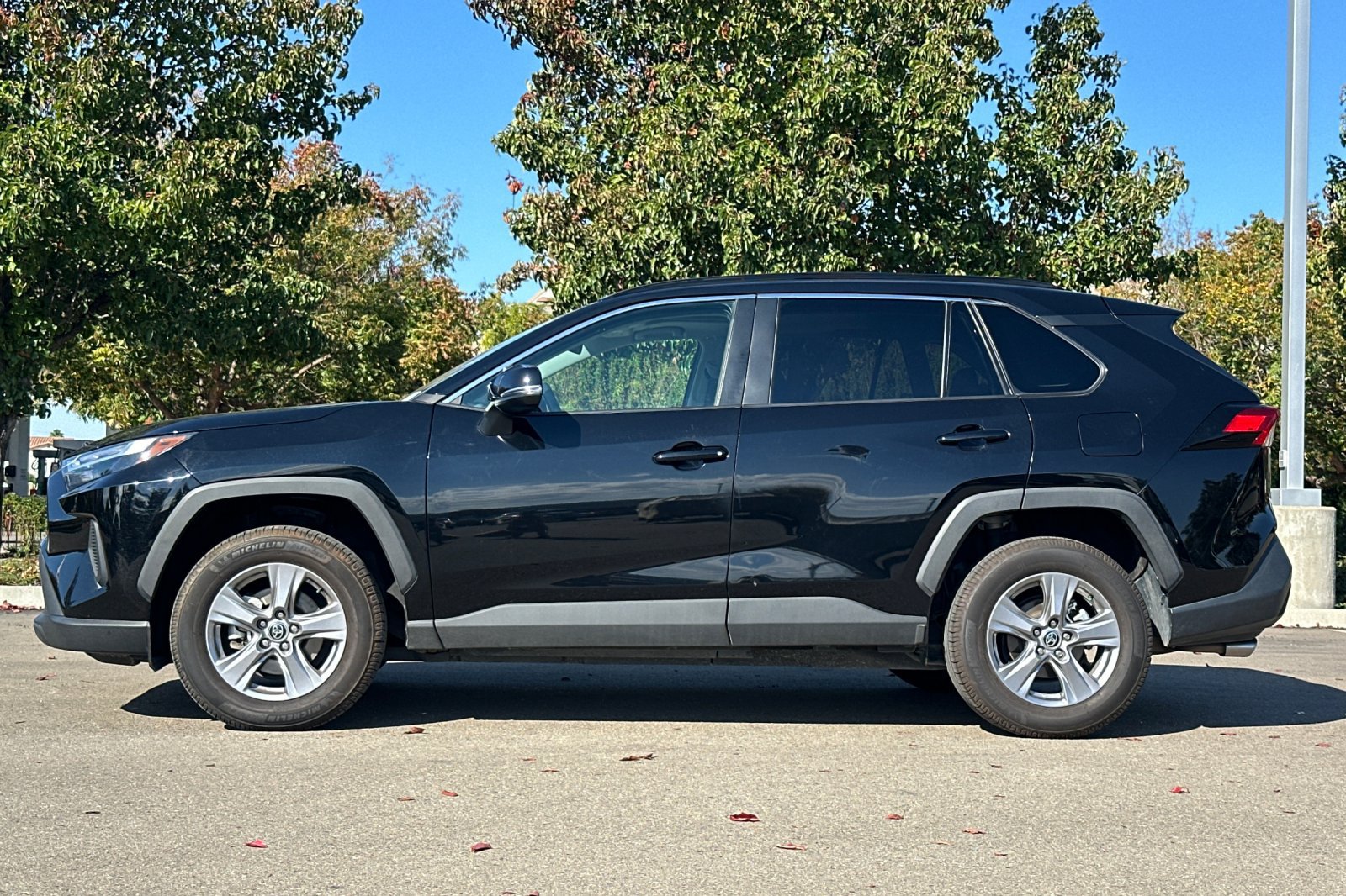 Certified 2024 Toyota RAV4 XLE w/ Convenience Package FWD image 8