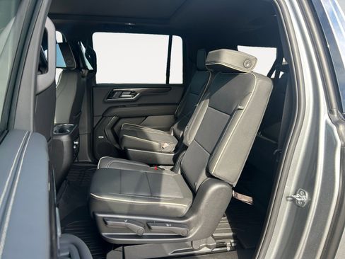 New 2026 GMC Yukon XL Elevation image 24