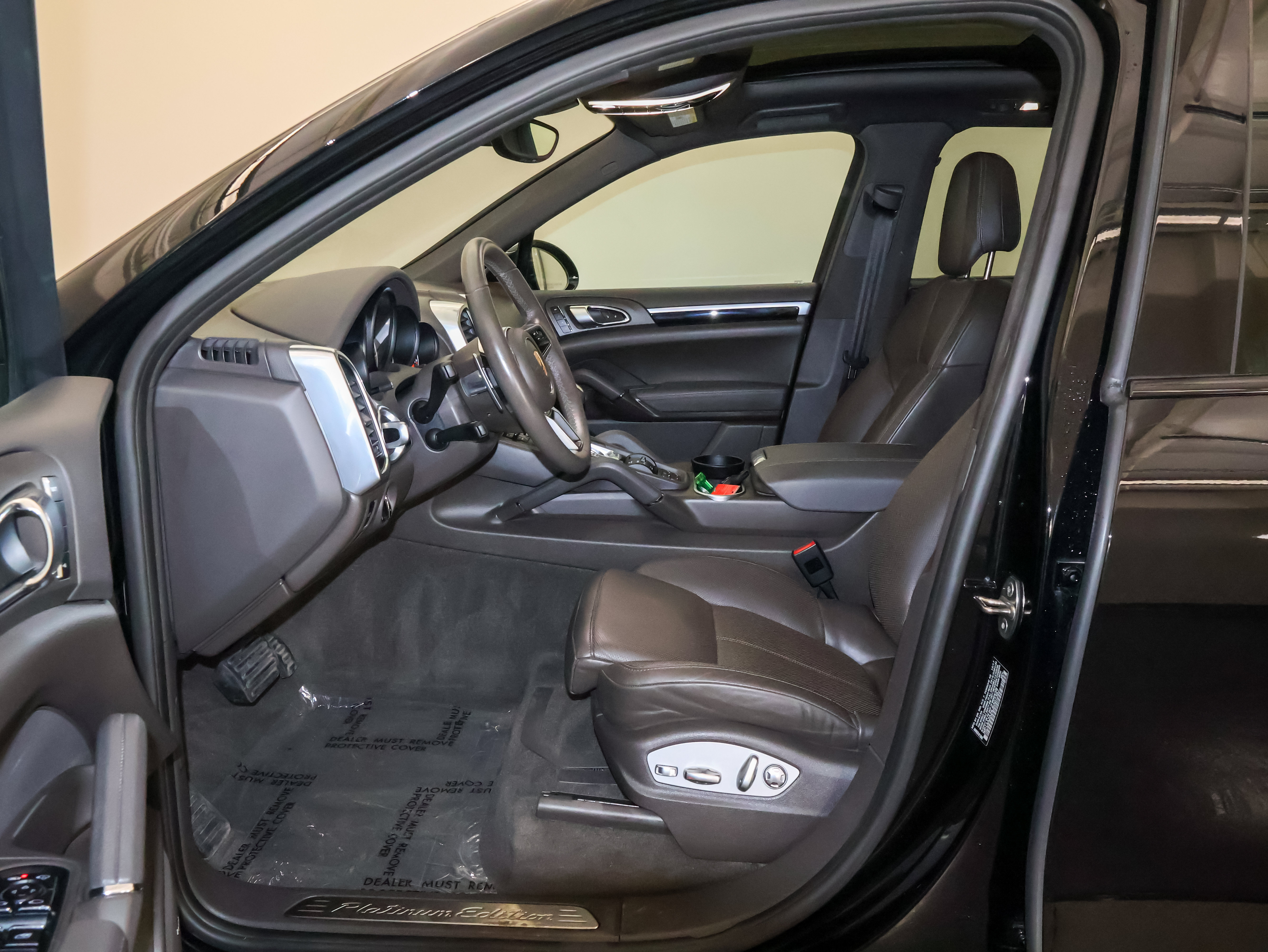 Used 2018 Porsche Cayenne Platinum Edition AWD/4WD image 14