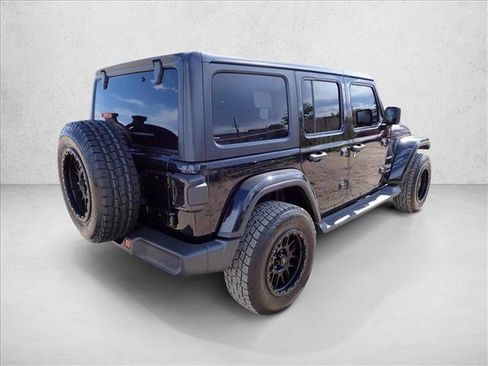 Used 2019 Jeep Wrangler Unlimited Sahara AWD/4WD image 4