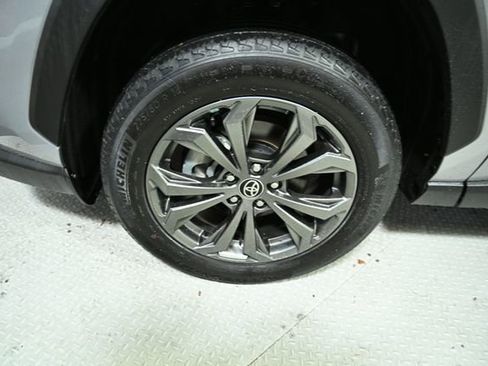 Used 2022 Toyota RAV4 Limited image 16