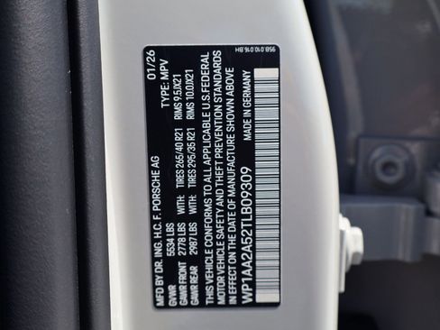 New 2026 Porsche Macan image 29