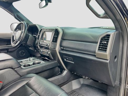 Used 2019 Ford Expedition XLT w/ Equipment Group 202A RWD image 29