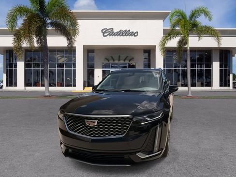 Used 2023 Cadillac XT6 Premium Luxury FWD image 4